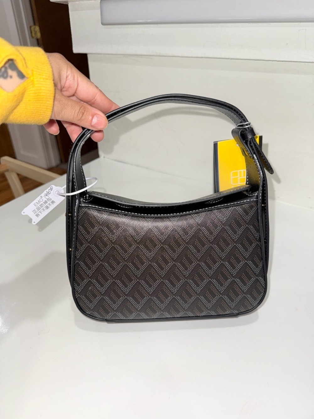 Classic Small Shoulder Bag in Dark Brown/Black